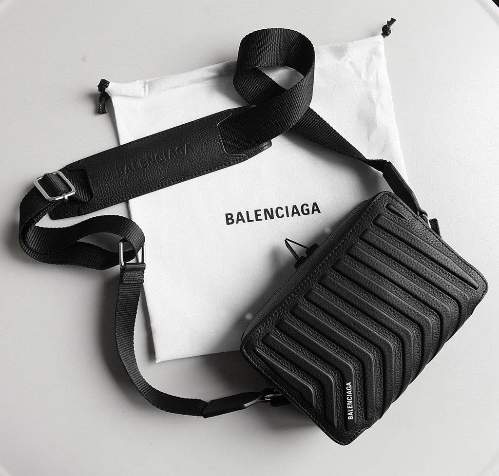 Balenciaga Men's Black Logo Embossed Shoulder Strap Leather Camera Bag Tote Shoulder Crossbody Bags #75668