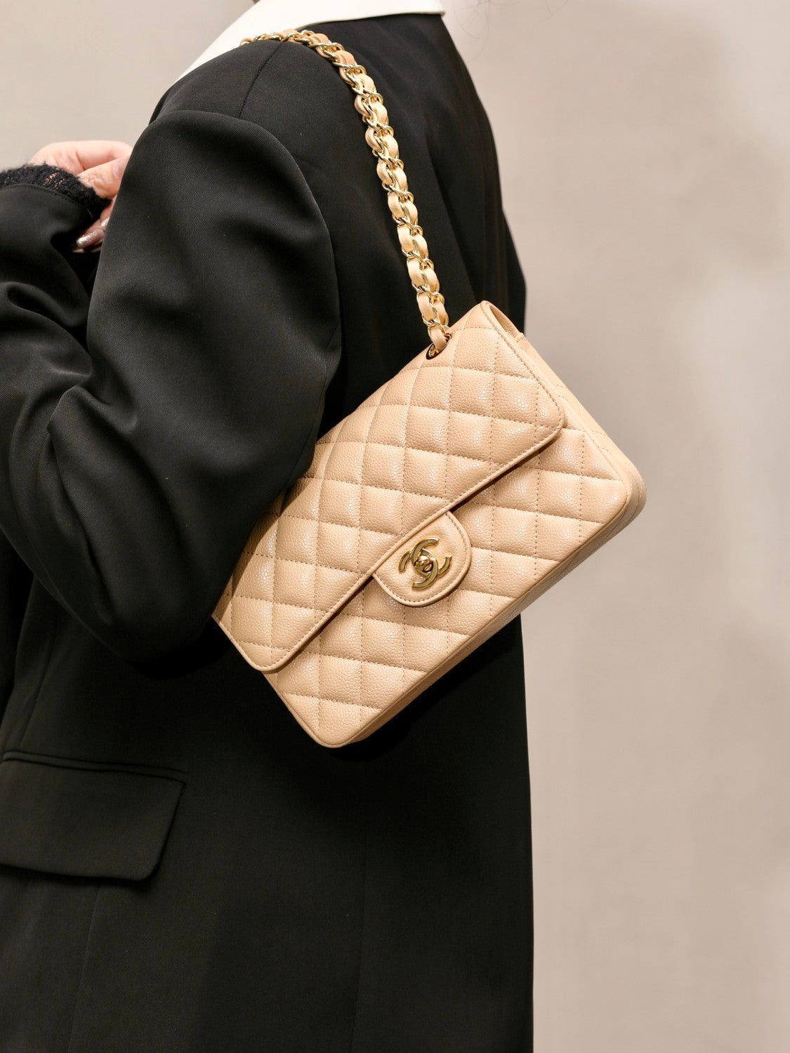 Chanel Classic Flap CF 23/25 Classic Chain Grainy Calfskin Mouth Cover Bag Shoulder Crossbody Medium Large Women's Beige Bag Bags A01112-Y01864-21209 #81232
