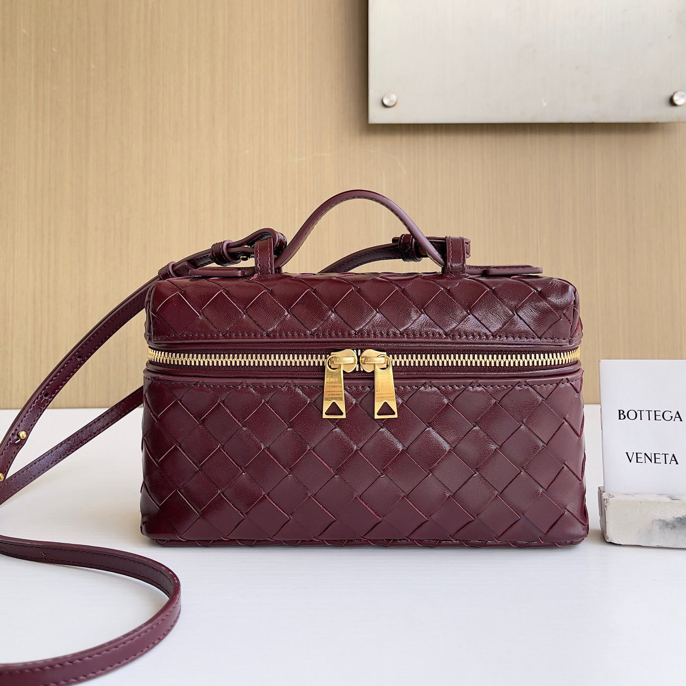 Bottega Veneta Bang Bang Women's Gold Accessories Zipper Closure Solid Color Calfskin Shoulder Crossbody Handbag Bag Bags #76533